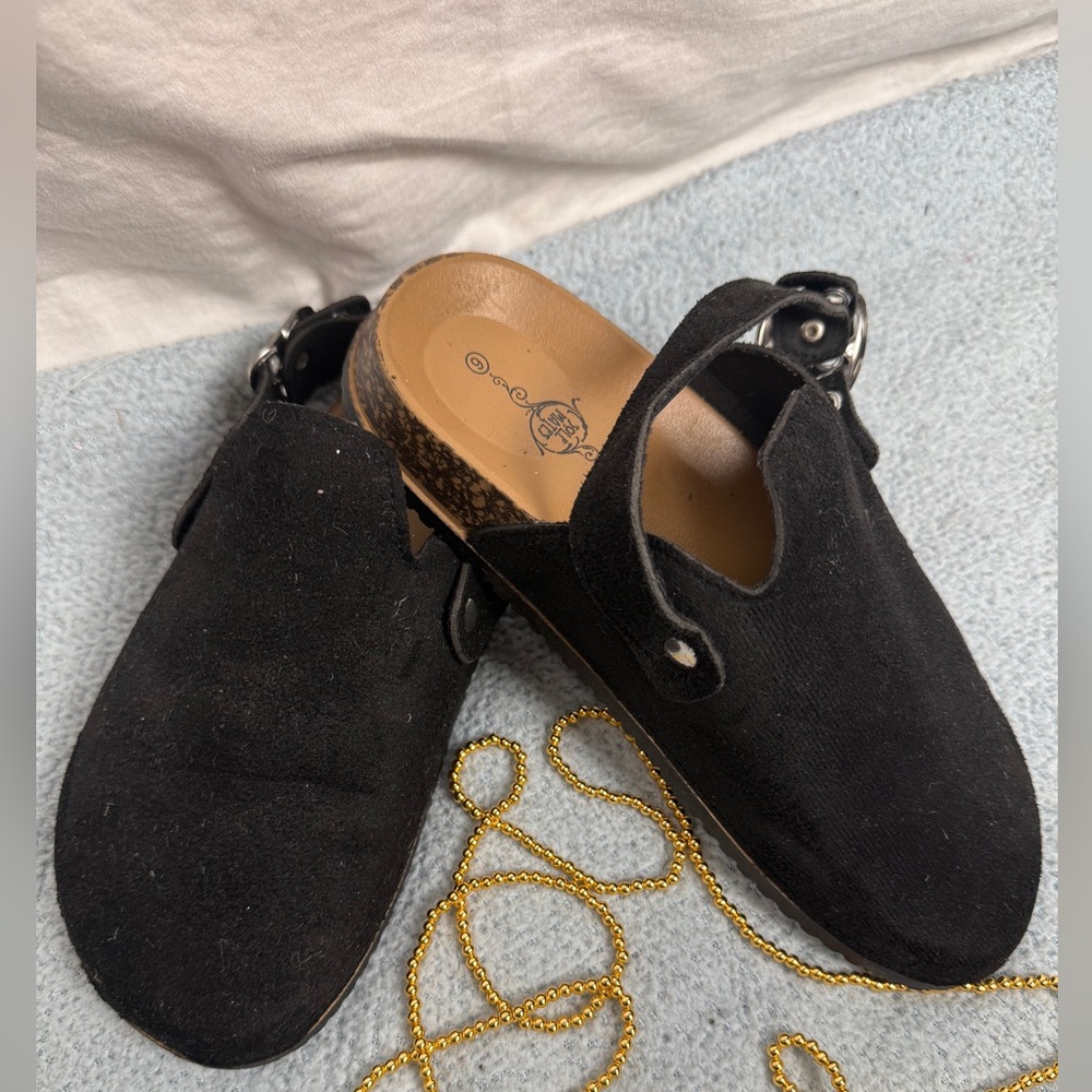 Sole Mates Tan Sandals
